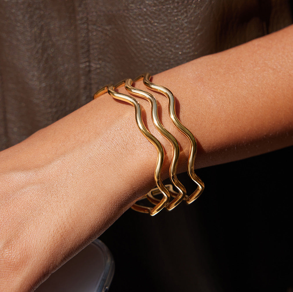 Hollow Wave Open Bracelet